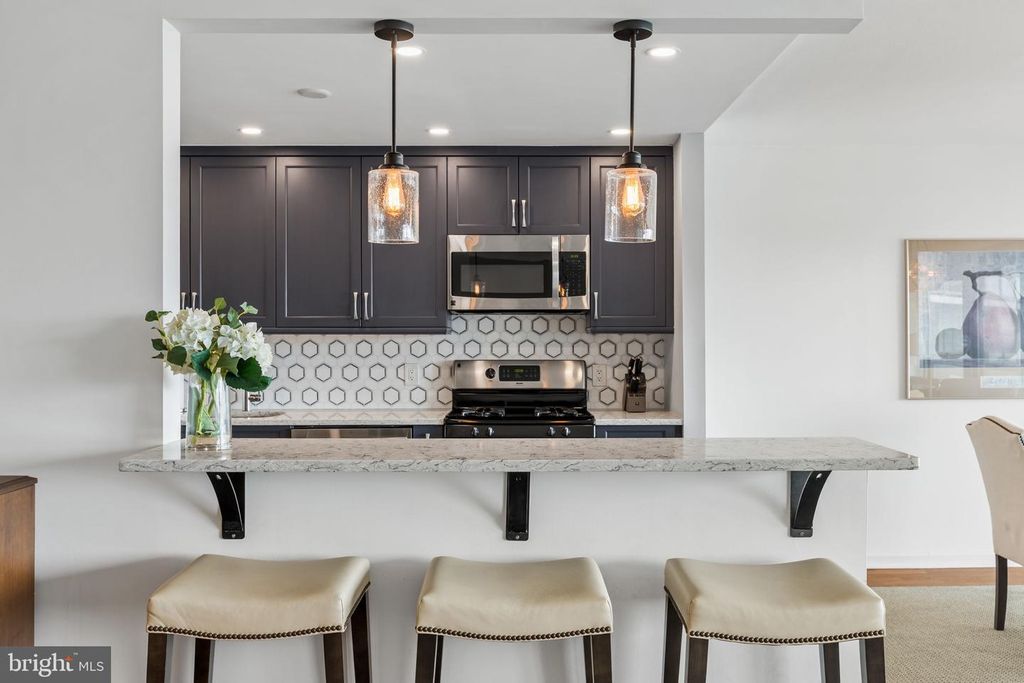 Image 11 of property listing at 2401 PENNSYLVANIA AVE #5C42, Philadelphia, PA 19130