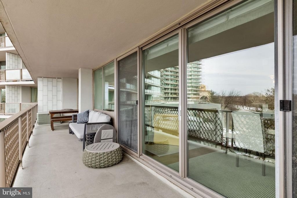 Image 12 of property listing at 2401 PENNSYLVANIA AVE #5C42, Philadelphia, PA 19130