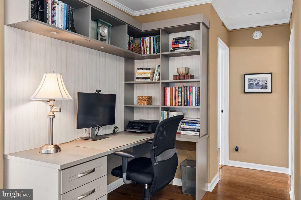 Image 2 of property listing at 2401 PENNSYLVANIA AVE #5C42, Philadelphia, PA 19130