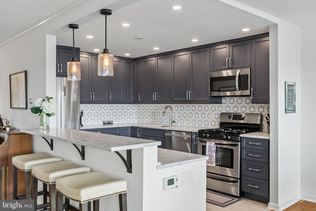 Image 8 of property listing at 2401 PENNSYLVANIA AVE #5C42, Philadelphia, PA 19130