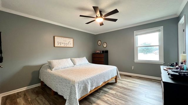 667 Winchester Dr, Hopkinsville, KY 42240