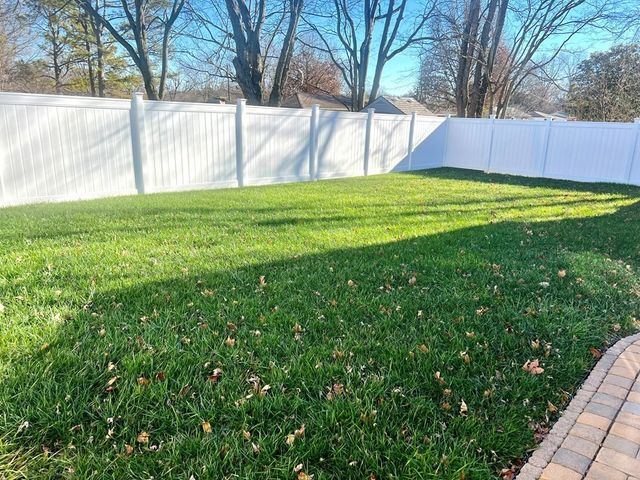 667 Winchester Dr, Hopkinsville, KY 42240