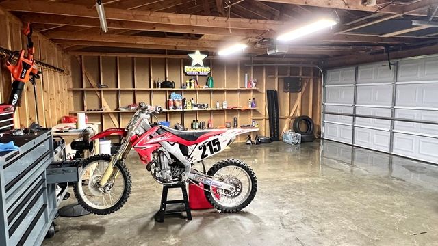 667 Winchester Dr, Hopkinsville, KY 42240