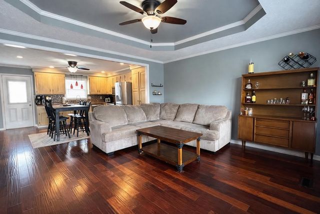 667 Winchester Dr, Hopkinsville, KY 42240