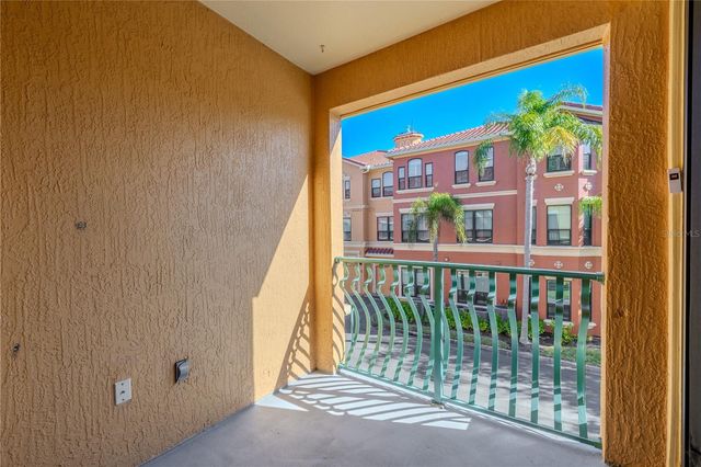 2738 VIA TIVOLI 220B, Clearwater, FL 33764