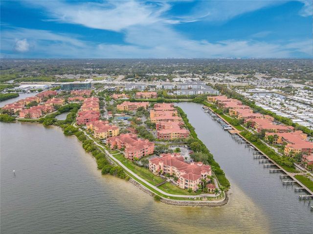 2738 VIA TIVOLI 220B, Clearwater, FL 33764