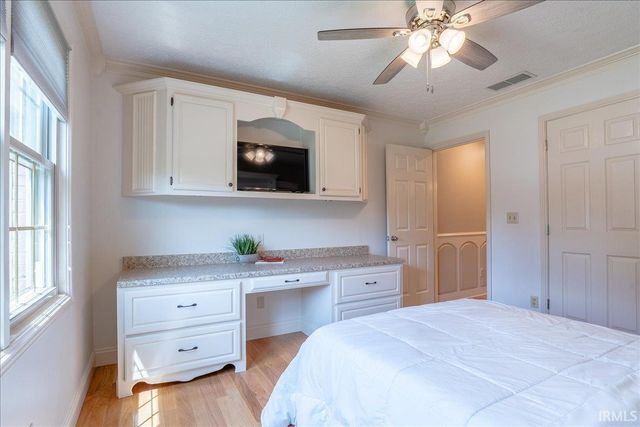 5666 Cherry Hill Drive, Newburgh, IN 47630