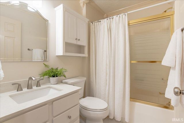 5666 Cherry Hill Drive, Newburgh, IN 47630