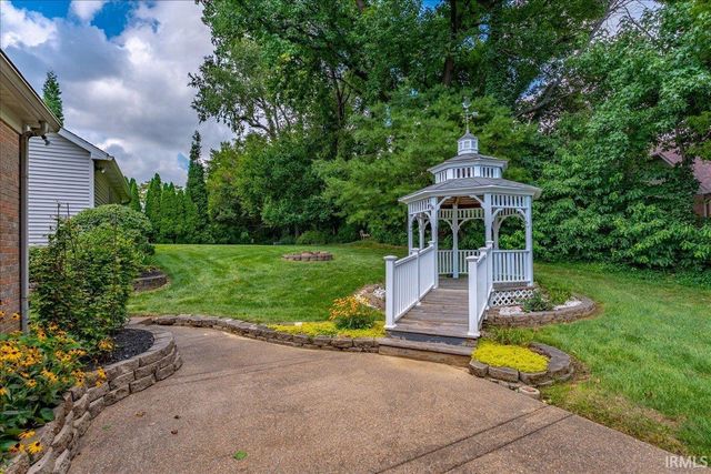 5666 Cherry Hill Drive, Newburgh, IN 47630
