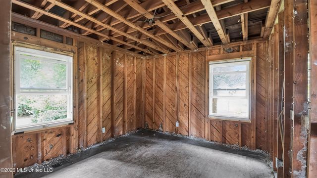 5572 Pine Lane Drive, Jackson, MS 39211