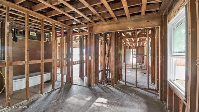 5572 Pine Lane Drive, Jackson, MS 39211