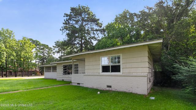 5572 Pine Lane Drive, Jackson, MS 39211