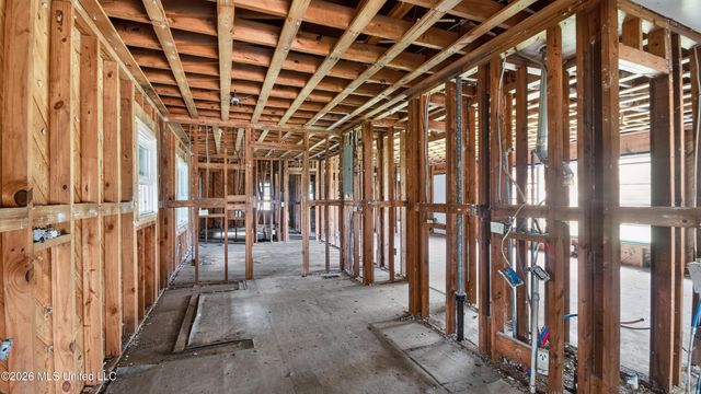 5572 Pine Lane Drive, Jackson, MS 39211