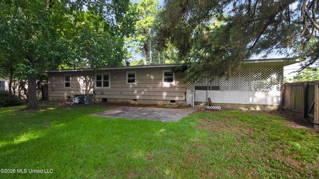 5572 Pine Lane Drive, Jackson, MS 39211