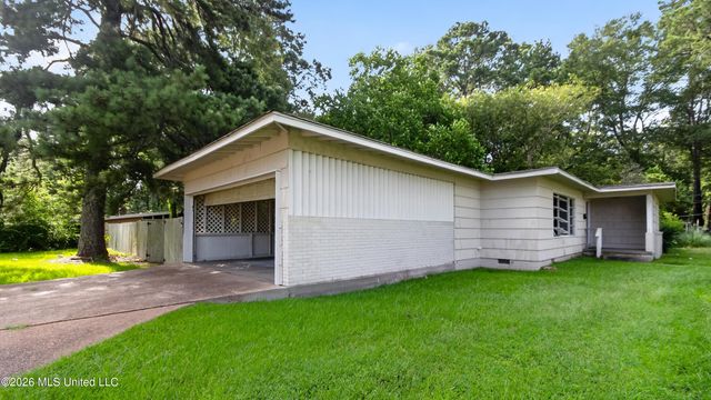 5572 Pine Lane Drive, Jackson, MS 39211