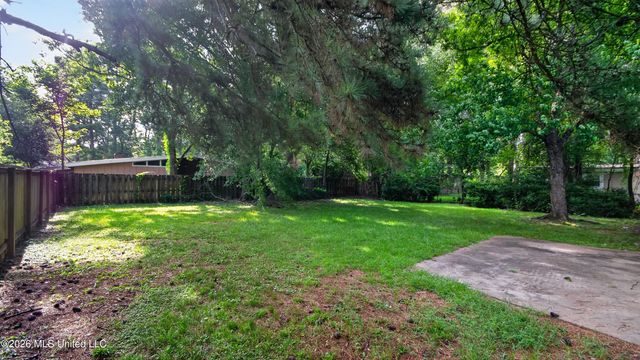 5572 Pine Lane Drive, Jackson, MS 39211