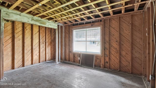 5572 Pine Lane Drive, Jackson, MS 39211