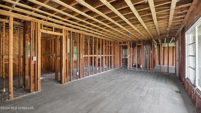 5572 Pine Lane Drive, Jackson, MS 39211