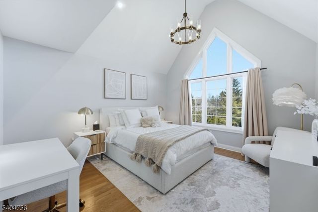 204 Bearwoods Rd, Park Ridge Boro, NJ 07656