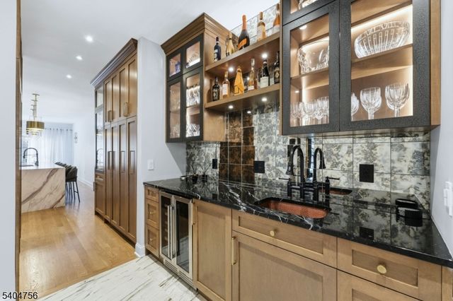 204 Bearwoods Rd, Park Ridge Boro, NJ 07656