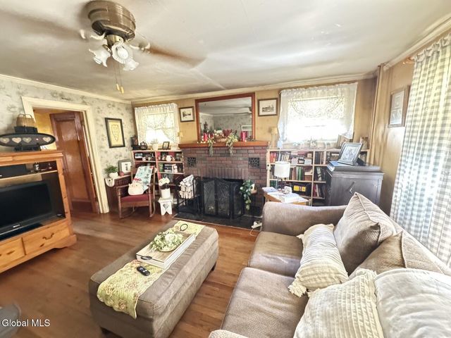 1341 S Schodack Road, Schodack, NY 12033