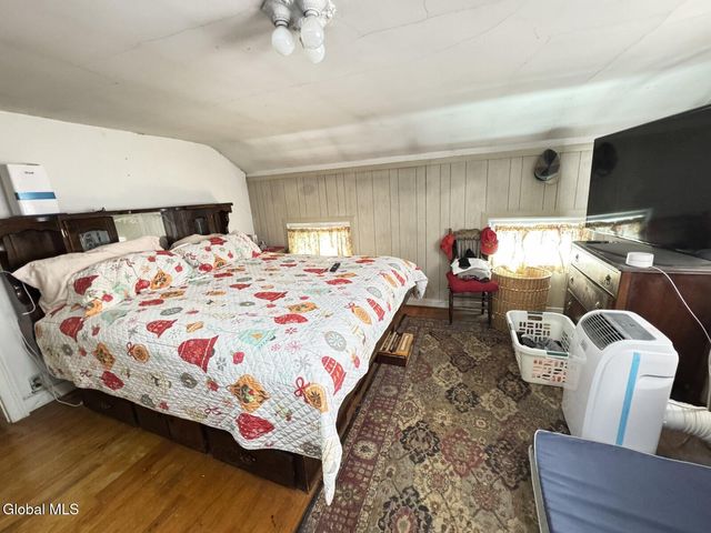 1341 S Schodack Road, Schodack, NY 12033