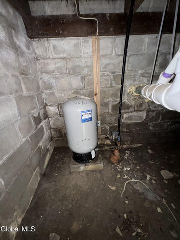 1341 S Schodack Road, Schodack, NY 12033