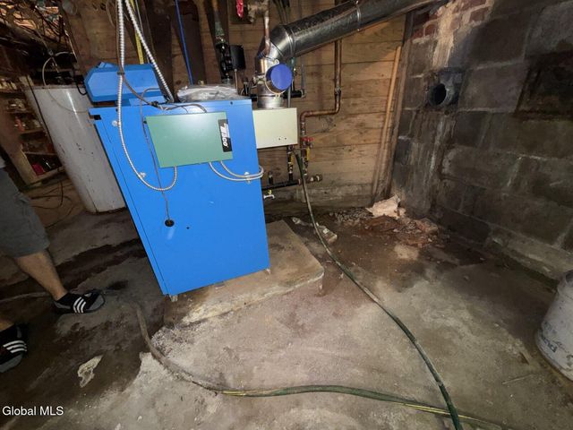 1341 S Schodack Road, Schodack, NY 12033