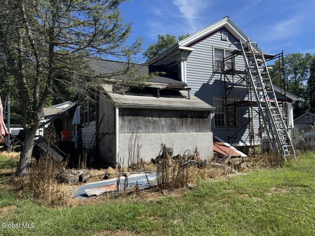 1341 S Schodack Road, Schodack, NY 12033