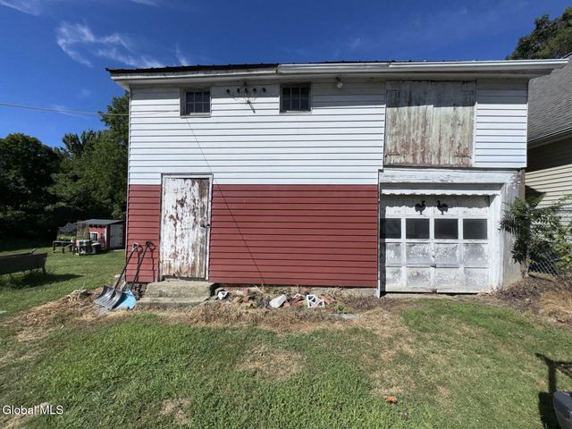 1341 S Schodack Road, Schodack, NY 12033