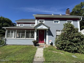 1341 S Schodack Road, Schodack, NY 12033