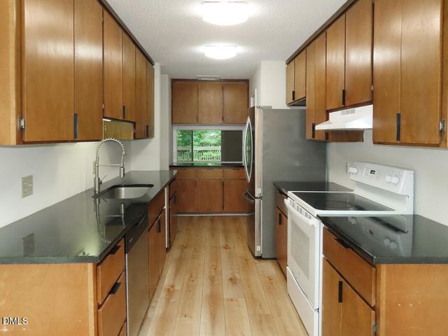 424 Fairoaks Circle, Chapel Hill, NC 27516
