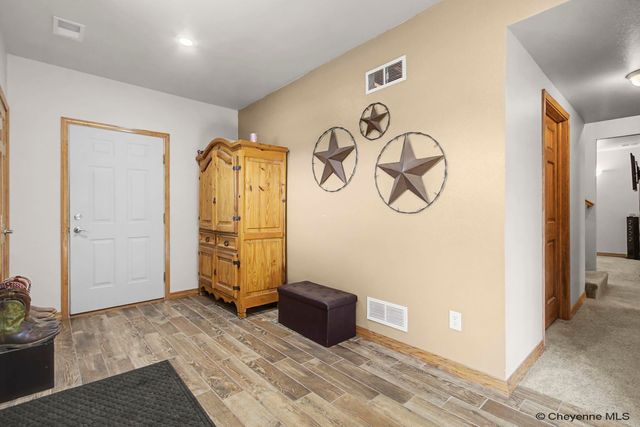 2434 FOOTHILLS RD, Cheyenne, WY 82009