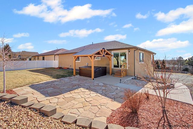 2434 FOOTHILLS RD, Cheyenne, WY 82009