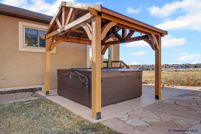 2434 FOOTHILLS RD, Cheyenne, WY 82009