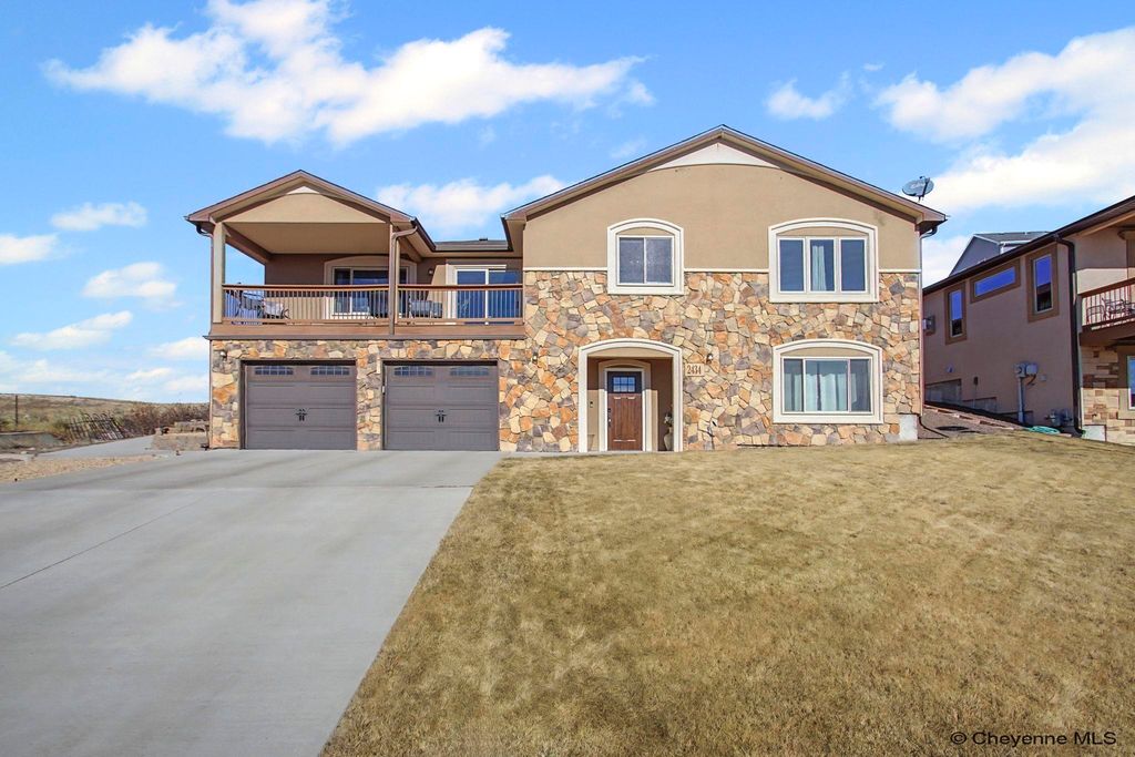 2434 FOOTHILLS RD, Cheyenne, WY 82009