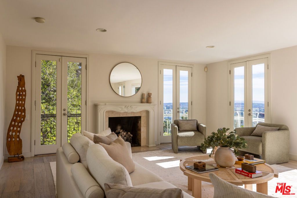 Image 13 of property listing at 1344 Belfast Drive, Los Angeles, CA 90069