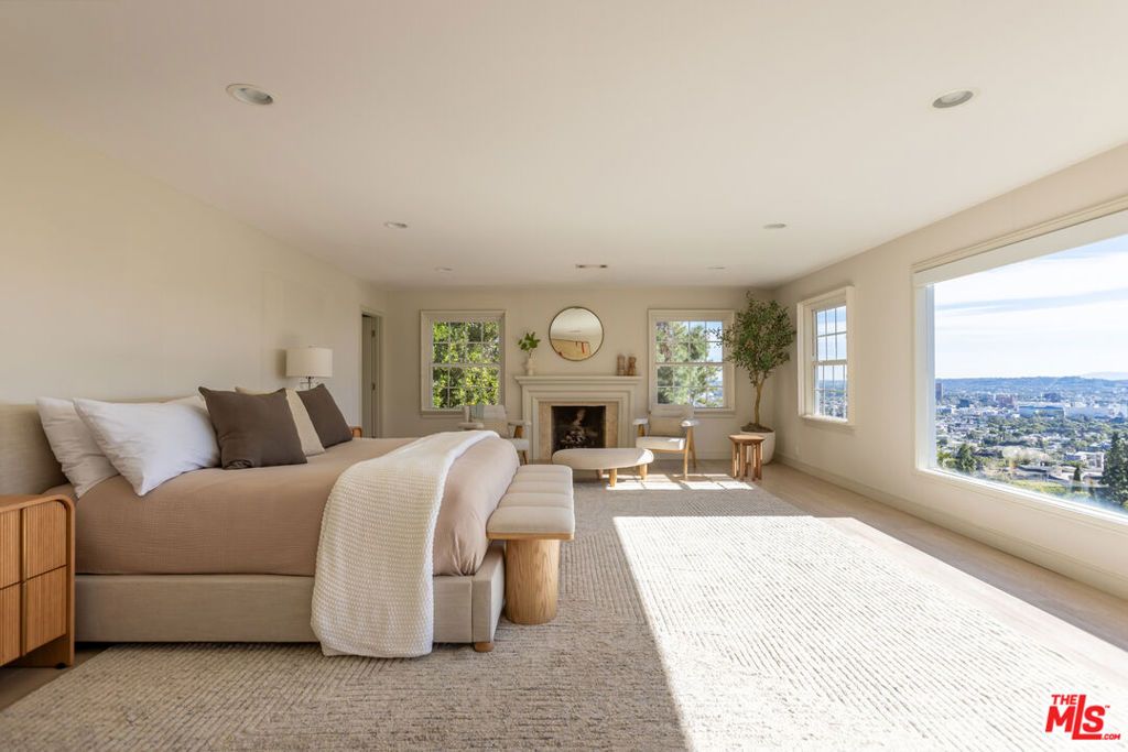 Image 16 of property listing at 1344 Belfast Drive, Los Angeles, CA 90069