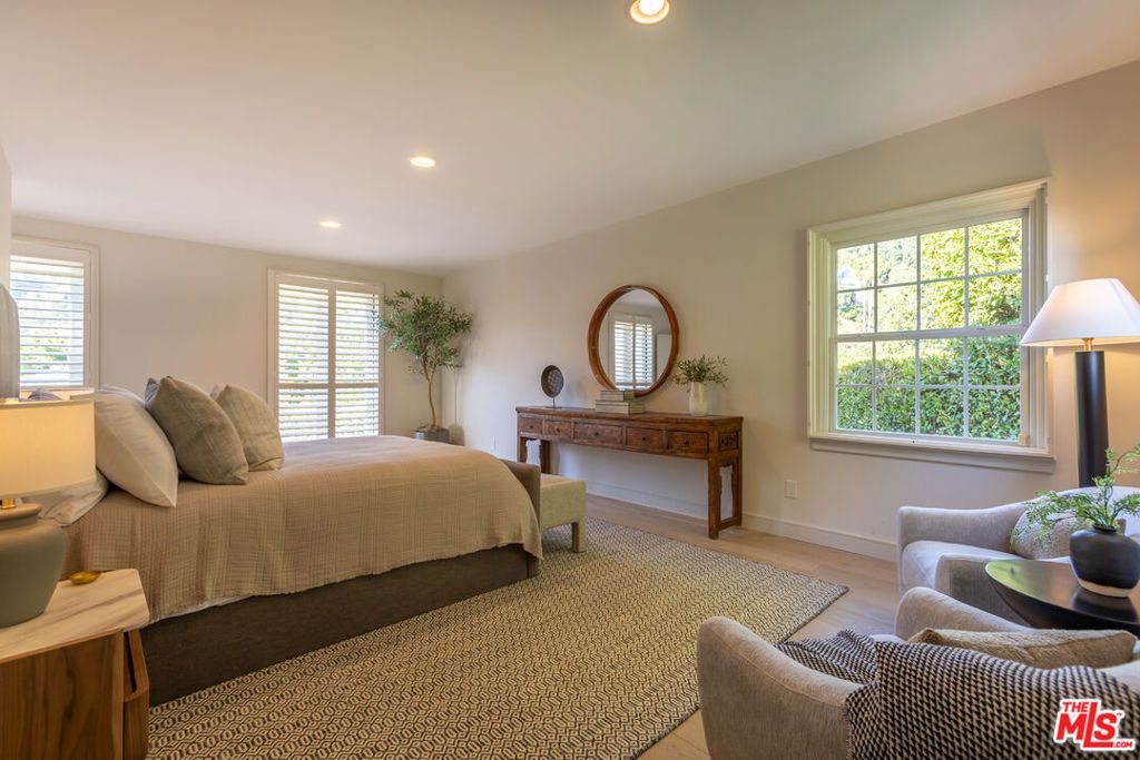 Image 36 of property listing at 1344 Belfast Drive, Los Angeles, CA 90069