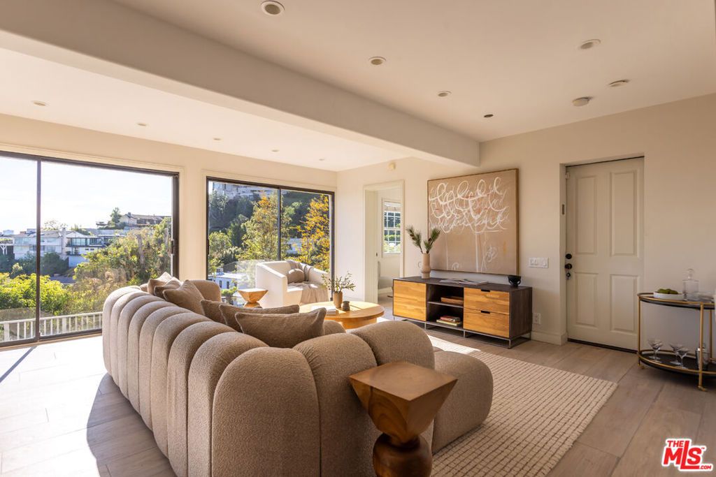 Image 38 of property listing at 1344 Belfast Drive, Los Angeles, CA 90069