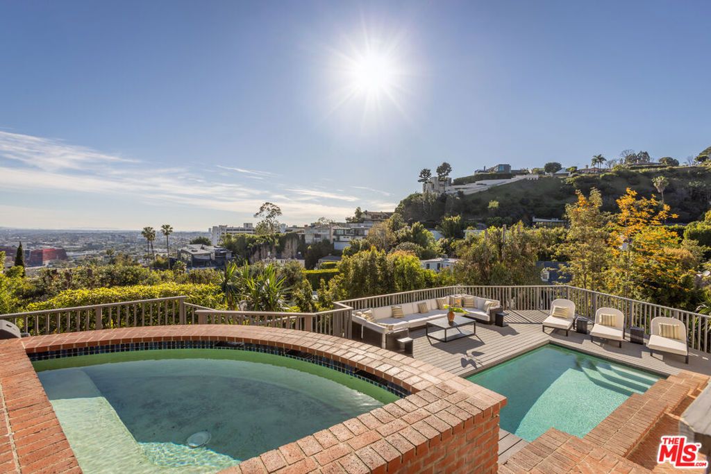 Image 43 of property listing at 1344 Belfast Drive, Los Angeles, CA 90069