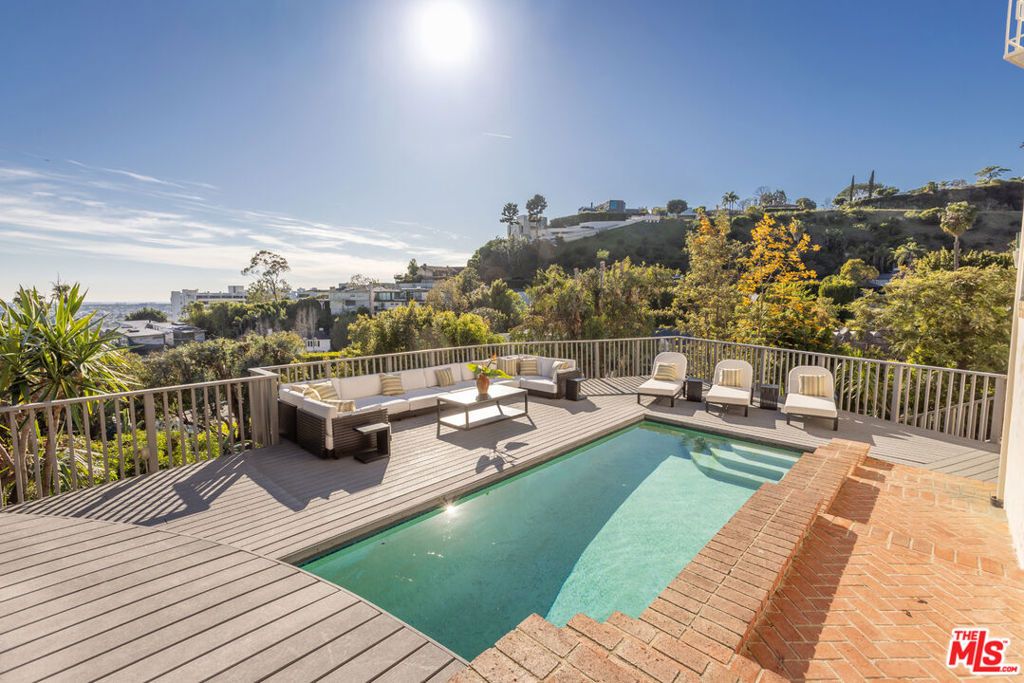 Image 47 of property listing at 1344 Belfast Drive, Los Angeles, CA 90069