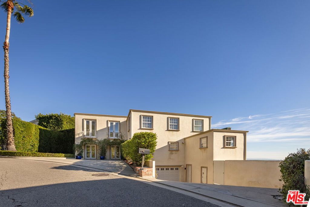 Image 54 of property listing at 1344 Belfast Drive, Los Angeles, CA 90069