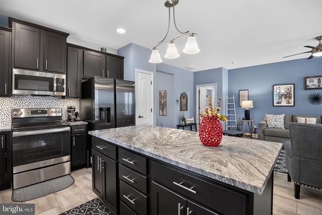 174 COTTAGE GATE CIR, Sewell, NJ 08080