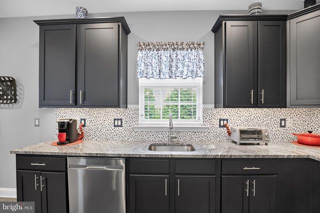 174 COTTAGE GATE CIR, Sewell, NJ 08080