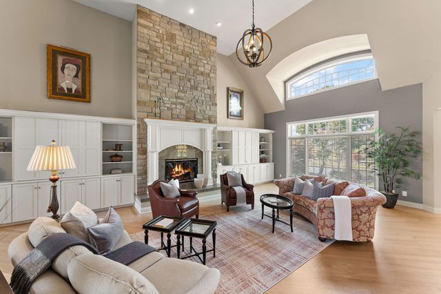2901 Pepper Creek Bridge Pkwy, Valparaiso, IN 46385