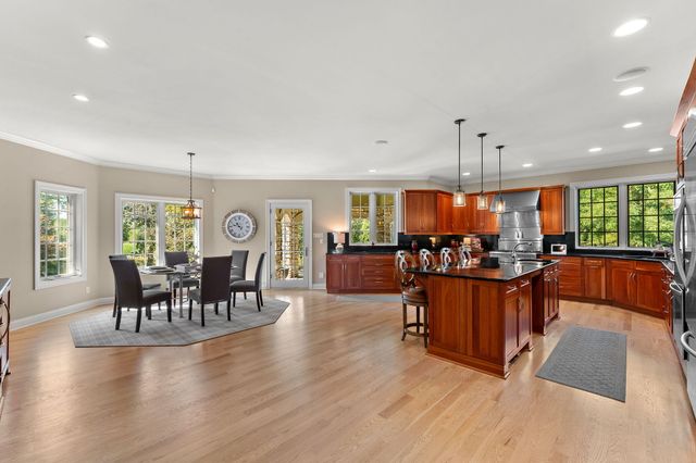 2901 Pepper Creek Bridge Pkwy, Valparaiso, IN 46385