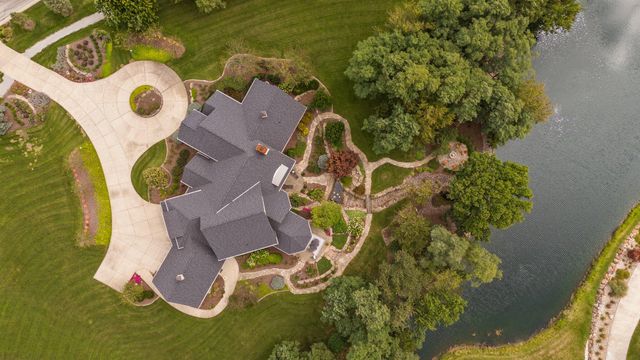 2901 Pepper Creek Bridge Pkwy, Valparaiso, IN 46385
