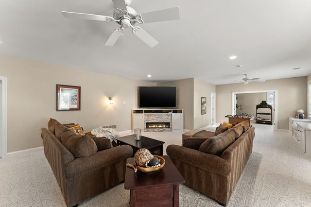 2901 Pepper Creek Bridge Pkwy, Valparaiso, IN 46385