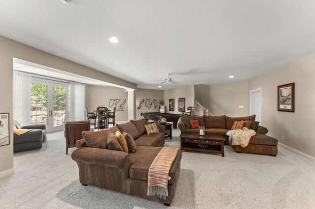 2901 Pepper Creek Bridge Pkwy, Valparaiso, IN 46385